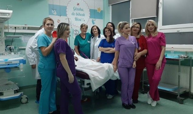 ​Fëmija i parë i lindur në vitin 2020 është djalë