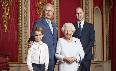 A ishte kjo fotografi shtysa që çoi Princin Harry dhe Meghan Markle drejt marrjes së vendimit për t'u larguar nga Familja Mbretërore?