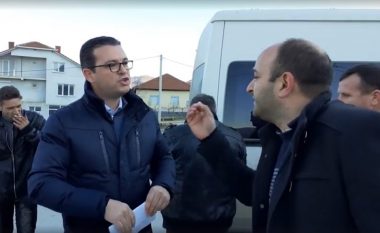 Kryetari i komunës dhe zv.ministri në Maqedoni fjalosen në rrugë, akuzojnë njëri-tjetrin për papërgjegjësi