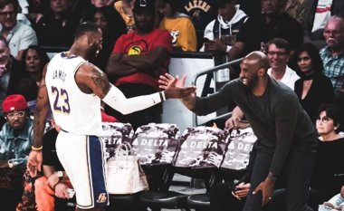 Me zemërthyer, LeBron James shkruan për Kobe Bryant: Do ta vazhdoj trashëgiminë tënde-të lutem kujdesu për mua nga lartë