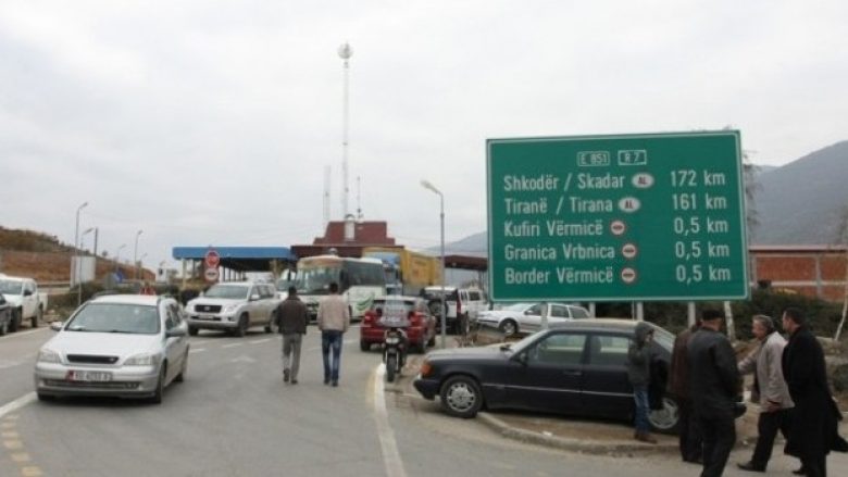 Tentuan të kalojnë ilegalisht kufirin Shqipëri-Kosovë, arrestohen dy persona