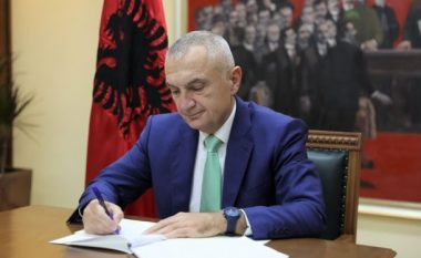 Presidenti Meta nuk e dekreton Ligjin Antishpifje, e kthen në Kuvend