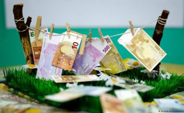 Kriza ekonomike po favorizon pastrimin e parave në bare dhe restorante në Shqipëri