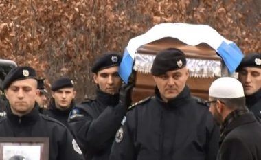 Varroset me nderime të larta polici Sami Thaqi
