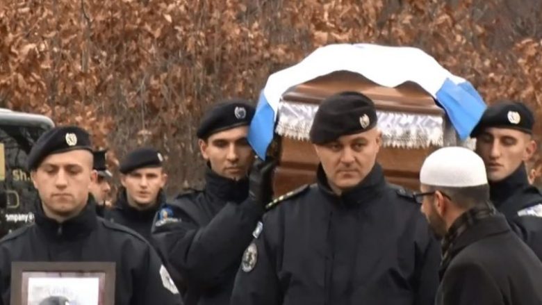 Varroset me nderime të larta polici Sami Thaqi
