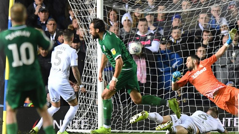 Atdhe Nuhiu shënon gol të bukur në minutat shtesë ndaj Leeds United