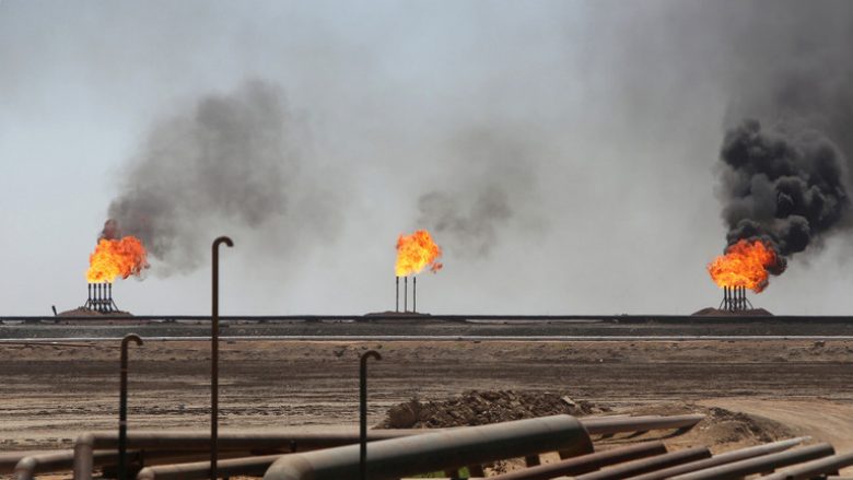 Rriten çmimet e naftës pas sulmit të Iranit mbi bazat amerikane në Irak