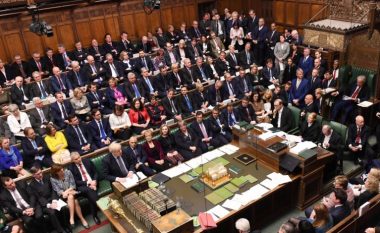 Parlamenti britanik ratifikon kushtet e largimit nga BE-ja