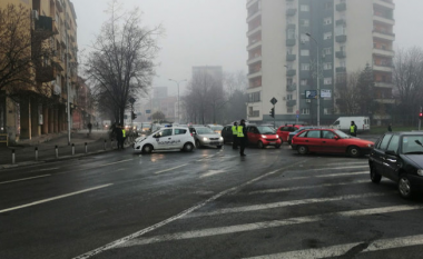 Tregtarët edhe sot në protesta, kërkojnë uljen e çmimit të parkingut në Qendër të Shkupit