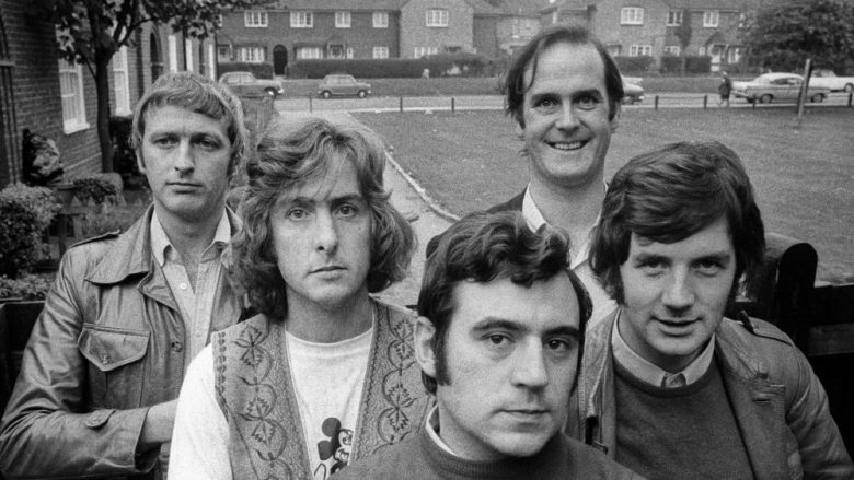Ylli i “Monty Python”, komediani Terry Jones vdes në moshën 77-vjeçare
