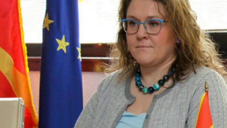 Petrovska: Maqedonasit në Shqipëri kanë të drejtë të shprehen ashtu siç e ndiejnë, është një vlerë evropiane, të cilën edhe anëtarët duhet ta respektojnë