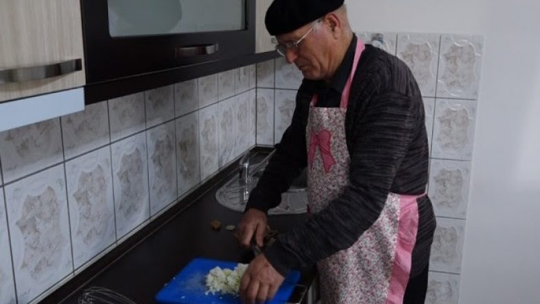 Kuzhinieri i UÇK-së, tani 72 vjeç flet për periudhën e luftës – ushtarët anglez më kërkuan meny të ushqimit