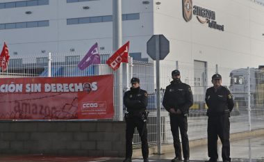 Pas kërcënimit për vënie të bombës, policia spanjolle evakuon punonjësit nga zyrat e Amazonit në Madrid