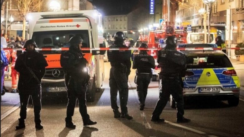 Nëntë të vdekur pas dy sulmeve me armë në Gjermani