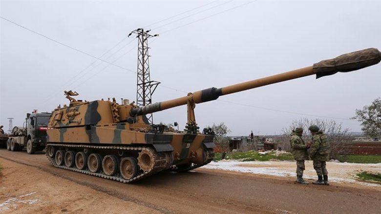 Vriten dy ushtarë turq, rebelët sirianë marrin nën kontroll qytetin kryesor