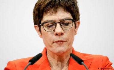 Tërmet në CDU, Annegret Kramp-Karrenbauer heq dorë nga kandidatura për kancelarë dhe posti i kryetares së partisë