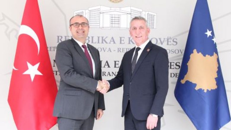 Turqia do të vazhdojë ta ndihmojë FSK-në