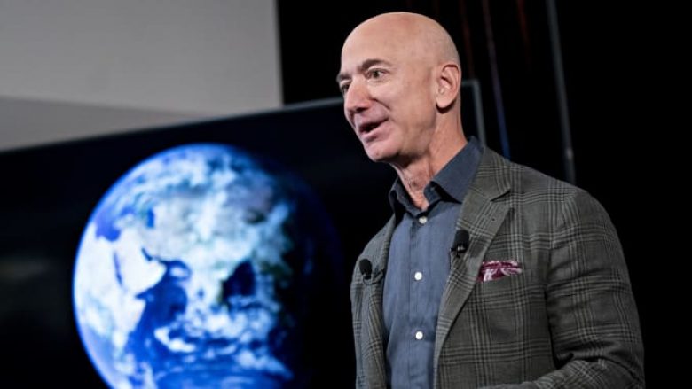 Jeff Bezos ka deklaruar se do të dhurojë 10 miliardë dollarë për të luftuar ndryshimet e klimës