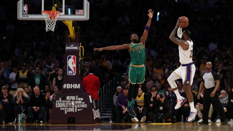 Përballje fantastike në Staples Center, LA Lakers mposhtin rivalët e Celtics