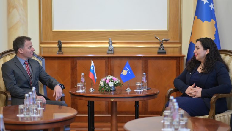 Osmani takohet me ambasadorin slloven: Sllovenia mbështet liberalizimin e vizave për Kosovën
