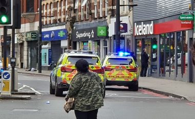 'Sulm terrorist' - plagosi me thikë disa persona, vritet nga policia londineze