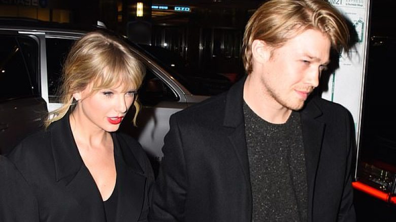 Taylor Swift shijoi një mbrëmje në Londër, teksa festoi ditëlindjen e të dashurit të saj