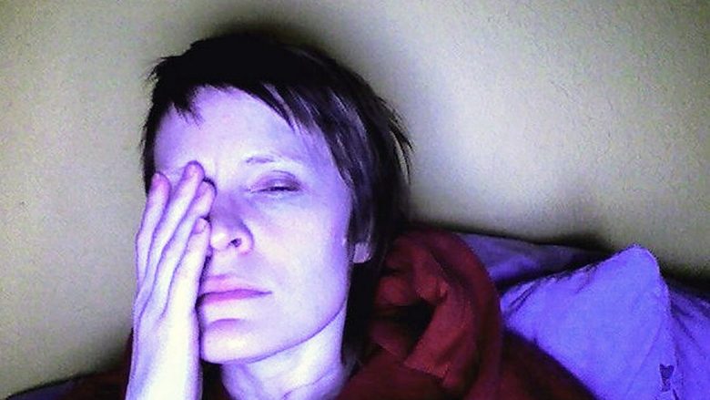 Fenomen i çuditshëm: Pse disa njerëz flenë me sytë gjysmë të hapur?