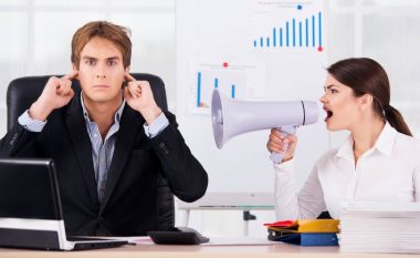Pse është mirë t’i ‘injoroni‘ kolegët gjatë punës