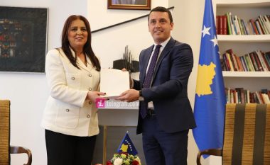 Dumoshi e pranon detyrën si ministre e Kulturës, Rinisë dhe Sportit