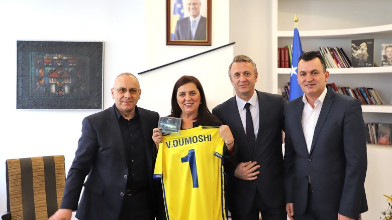 Vlora Dumoshi takon krerët e FFK-së, MKRS-ja premton përkrahje për ngritjen e cilësisë së futbollit kosovar