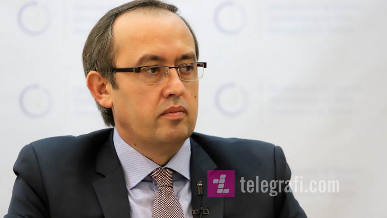 Hoti: Vendimi për përjashtim të shërbimeve të Telekomit nga procedurat e prokurimit kufizon konkurrencën e lirë