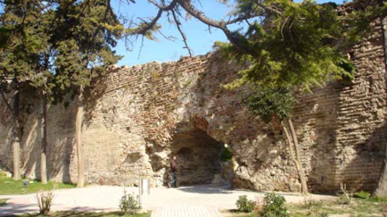 Zbulohet një objekt arkeologjik në Durrës