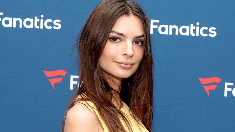 Emily Ratajkowski rikthehet për të ngacmuar imagjinatën