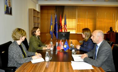 Bajrami takoi Shahinin, flasin për gjendjen e arsimit në Kosovë dhe Shqipëri