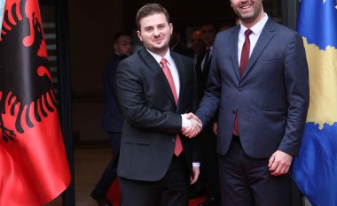 Konjufca pas takimin me Cakajn: Kosova e Shqipëria kanë obligim të ndihmojnë njëra-tjetrën