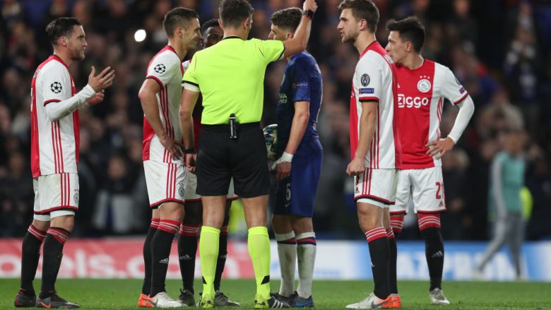Gabimet e gjyqtarit i kushtuan me eliminim nga Liga e Kampionëve, Ajaxi mund të rimbursohet me 12 milionë euro nga UEFA?