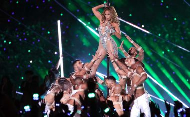 Më shumë se 1300 njerëz u ankuan për performancën e ekzagjeruar të Jennifer Lopez dhe Shakira në “Super Bowl”