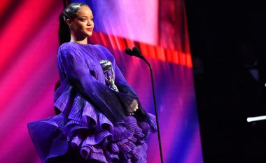 Rihanna emocionon me fjalimin e saj në NAACP Image Awards