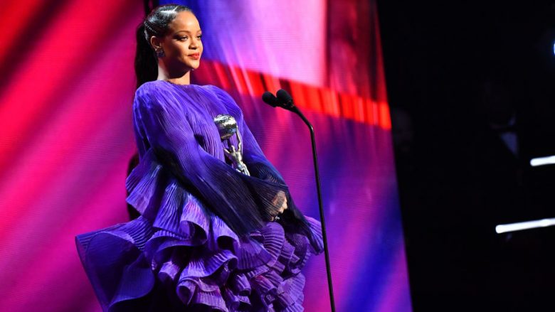 Rihanna emocionon me fjalimin e saj në NAACP Image Awards