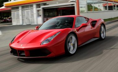 Hajnat e veturave kanë gjetur një mënyrë shumë dinake për të vjedhur Ferrari