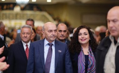 Mustafa uron Vjosa Osmanin për postin e Kryeparlamentares