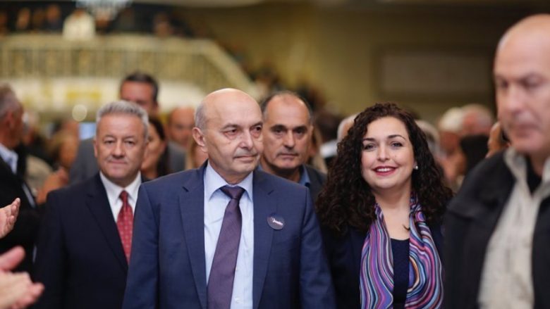 Mustafa uron Vjosa Osmanin për postin e Kryeparlamentares
