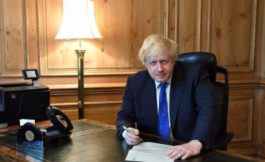 Kurti pranon telegram urimi nga Boris Johnson: Mbretëria e Bashkuar është e përkushtuar për normalizimin e marrëdhënieve Kosovë-Serbi