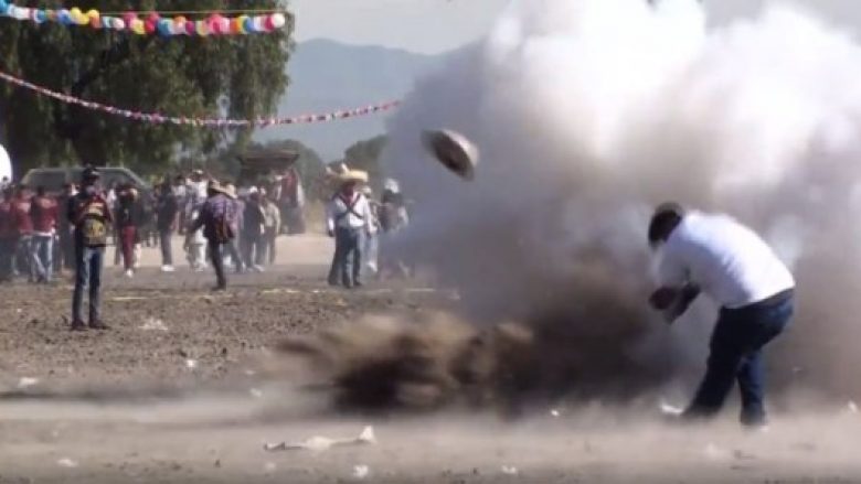 Dhjetëra të lënduar në festivalin vjetor “të shpërthimit të çekiçit” në Meksikë