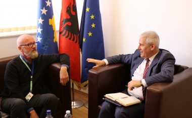 Sveçla priti në takim përfaqësuesit e Zyrës së BE-së në Kosovë për zbatim të ligjit
