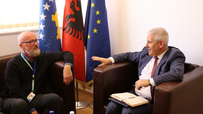 Sveçla priti në takim përfaqësuesit e Zyrës së BE-së në Kosovë për zbatim të ligjit