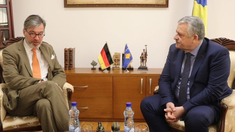 Veliu takoi ambasadorin Heldt: Kosova dhe Gjermania të thellojnë bashkëpunimin e tyre në luftën kundër çdo krimi në vend