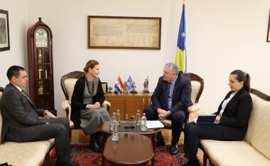 Veliu dhe ambasadorja e Kroacisë, Barisic flasin për rendin dhe sigurinë në Kosovë