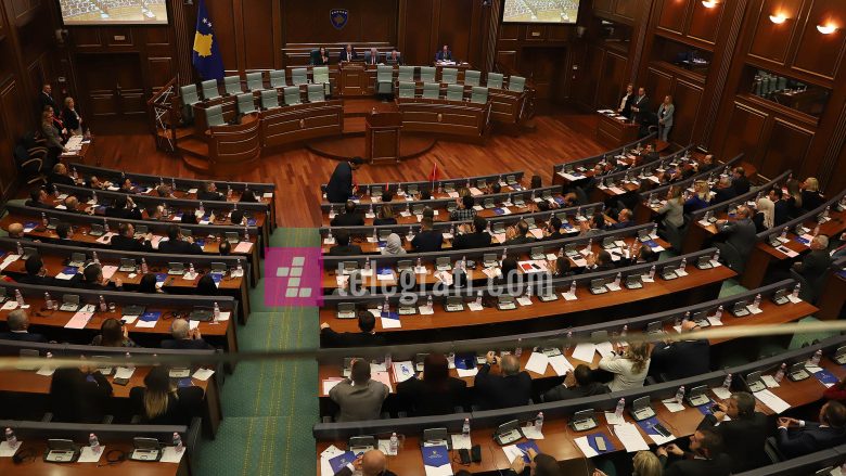 Kuvendi sot mban seancë për Ditën e Gruas, deputetëve u drejtohet Vasfije Krasniqi