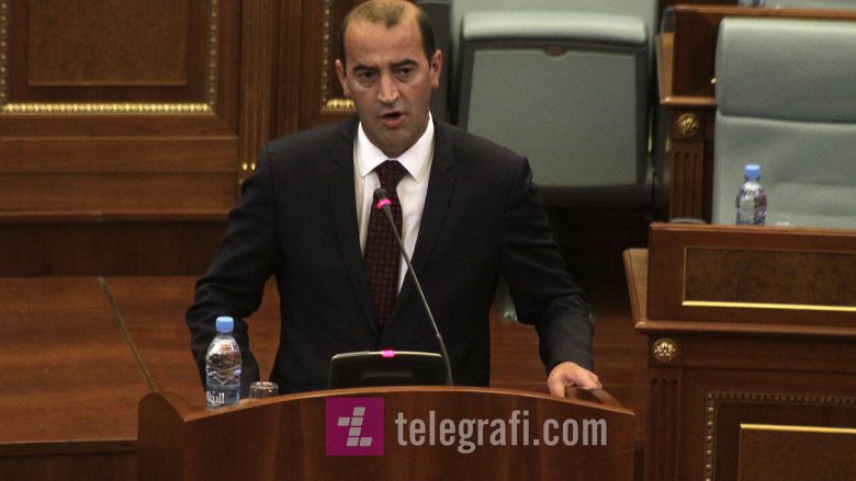 Haradinaj, Kurtit: Jam më i zoti se ti 100 herë, se unë nuk i zgërdhihem para Bërnabiqit